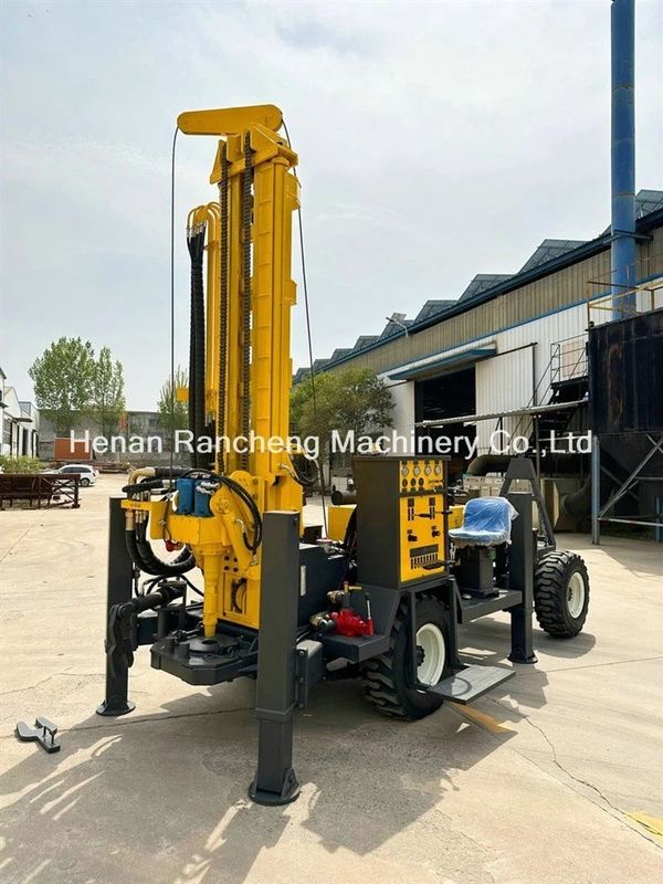 Perforazione a quattro ruote a trazione profondità 220 m con motore ad alta potenza 65 kW