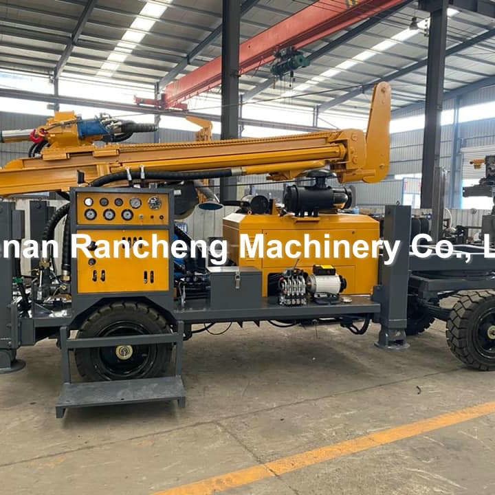 220m 65KW Quanchai motore ruota montata per l'acqua pozzo di trivellazione rig con 13T forza di sollevamento