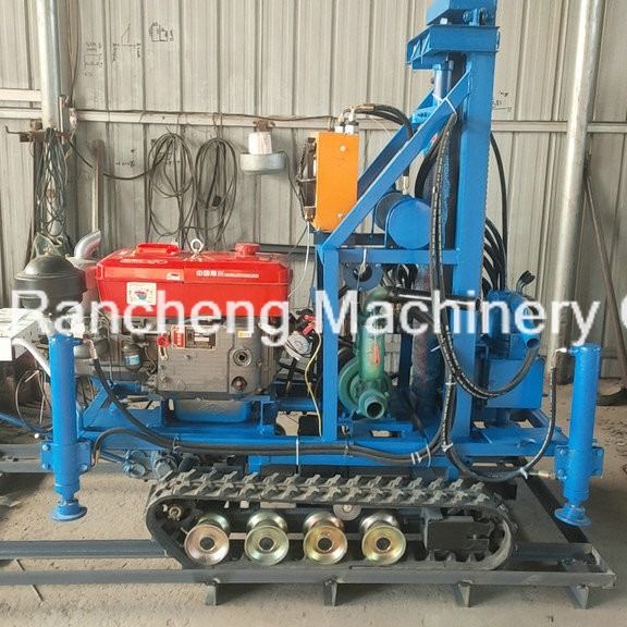 150 m di profondità percussivo e rotante tipo gomma crawler montato per l'acqua di trivellazione rig