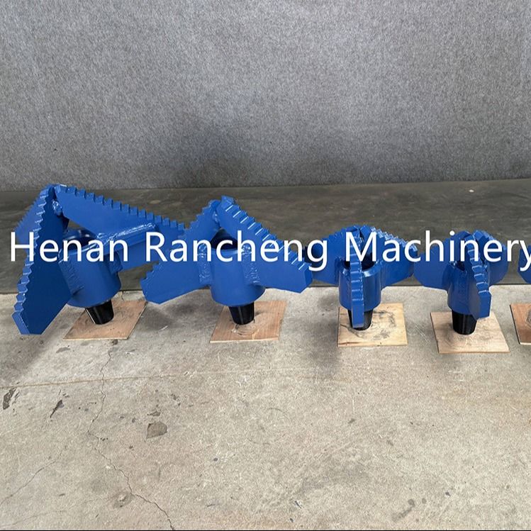 API 3 Wing Tungsten Carbide Step Type Drag Bit per la perforazione di pozzi idrici