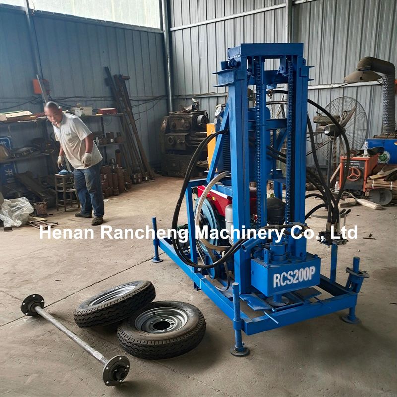 150m DTH Rig idraulica per la trivellazione di pozzi d'acqua Macchina portatile rimorchio pneumatico Rig di trivellazione montata