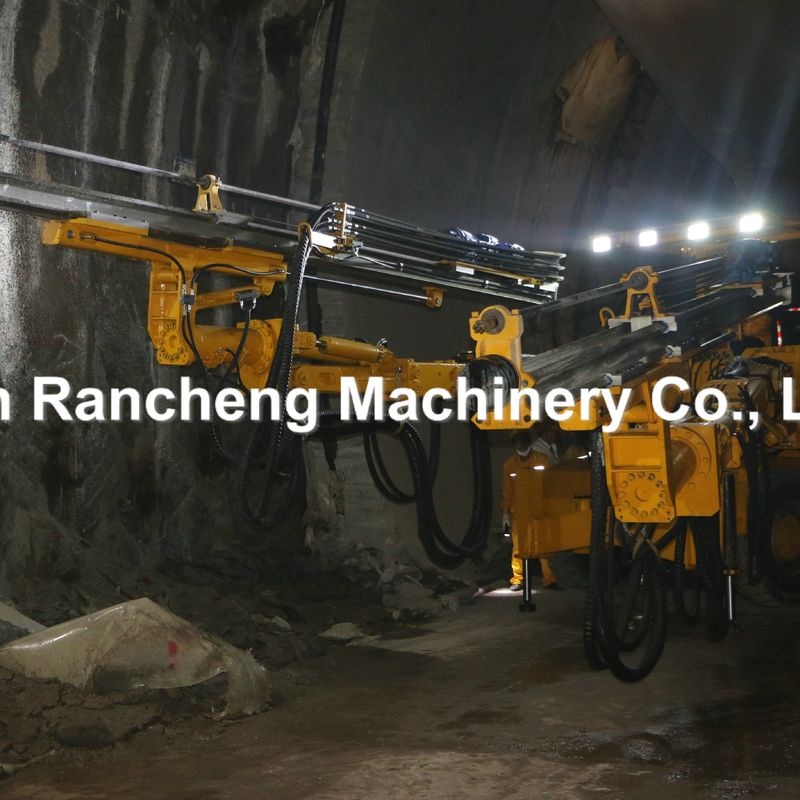 RCZ-22J All Hydraulic Tunneling Jumbo Drilling Rig 3880mm Profondità di perforazione Con 93KW / 125HP Potenza del motore diesel