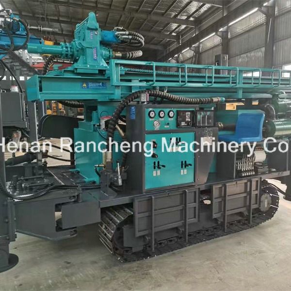 RCF450C Crawler Water Well Drill Rig Machine 450m Deep Hole Drilling per l'estrazione mineraria, affidabile ed efficiente