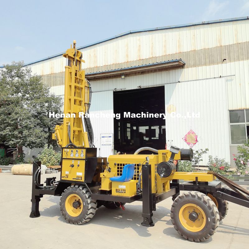 Perforazione di pozzi idrici di tipo rimorchio profondità di perforazione 200m facile da usare pompa di fango e compressore d'aria
