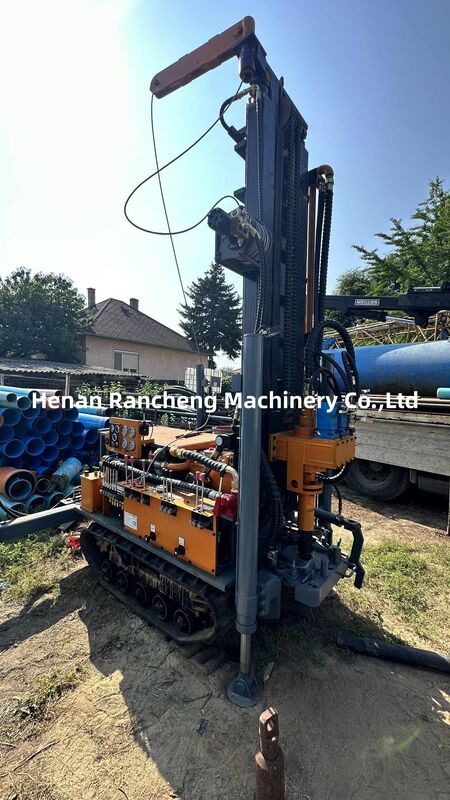 Perforazione di pozzi d'acqua a 180 m di profondità 77,3 kW Motore Crawler Perforazione di pozzi d'acqua
