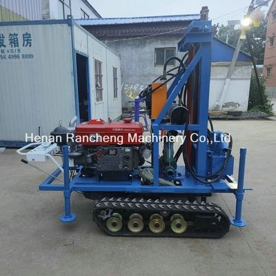 Piccolo cilindro idraulico per trivellazione a 160 m di profondità macchina scavatrice di acqua crawler montata per la trivellazione di pozzi d'acqua in vendita